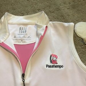 Sleeveless golf shirt